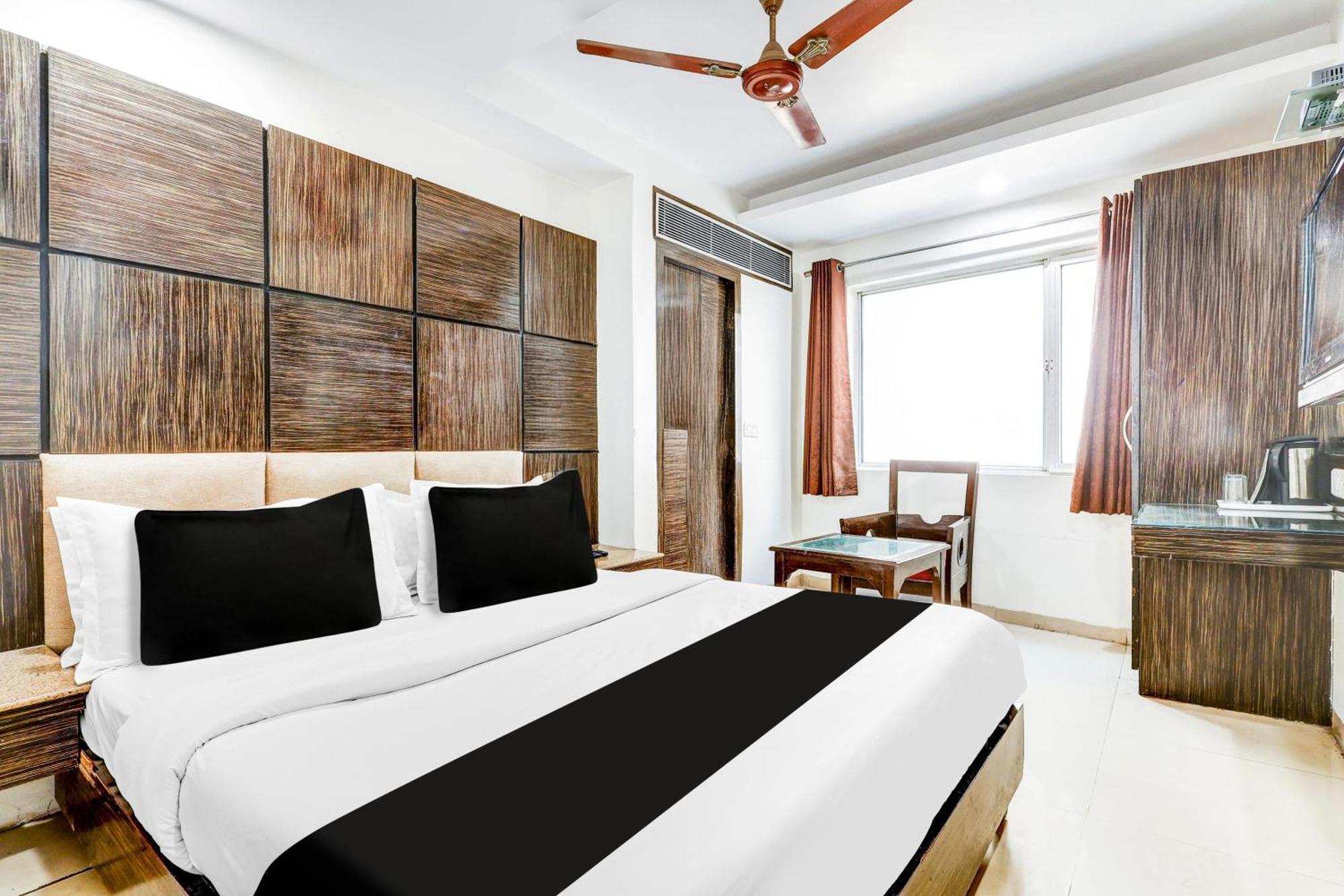 Super Townhouse Arakashan Road Paharganj Formerly Mohan International Nové Dillí Exteriér fotografie
