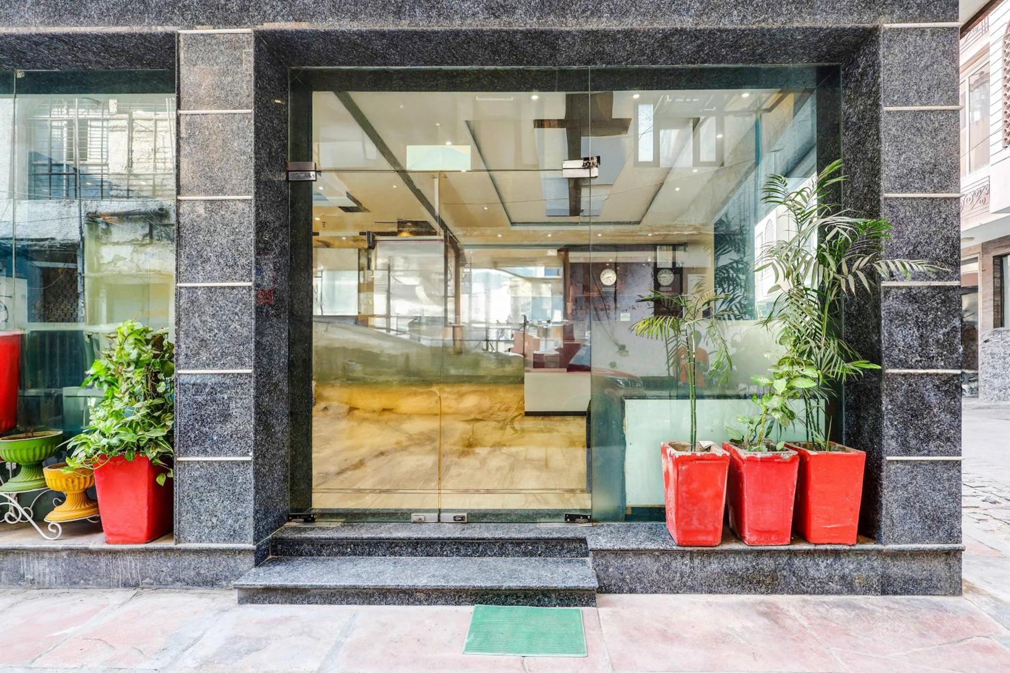 Super Townhouse Arakashan Road Paharganj Formerly Mohan International Nové Dillí Exteriér fotografie